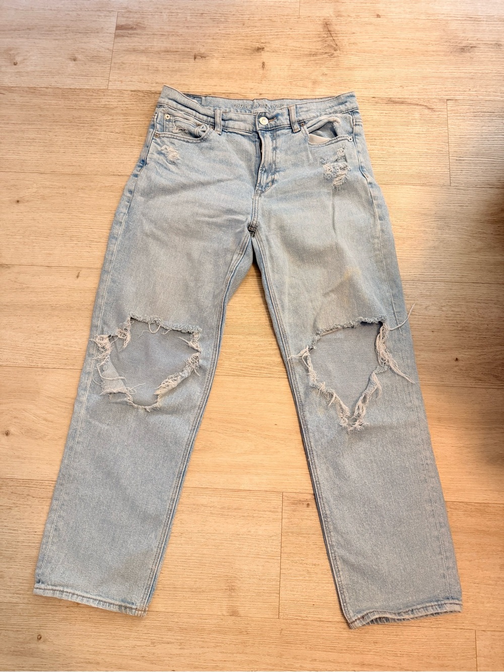 American Eagle Outfitters Light Blue Distressed Boyfriend Jeans